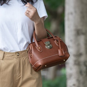 Dulles Doktortasche-Damen Rindsleder Handtasche Handgefertigte Schultertasche Italienisches Leder Arzttaschen Top Griff Tasche