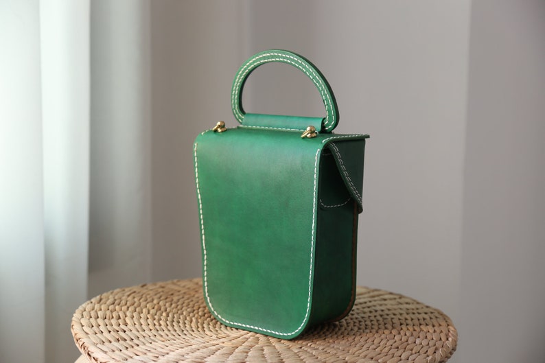 Vintage-Inspired Leather Bag with a Nostalgic Twist Handcrafted Coal Oil Lamp Purse image 6