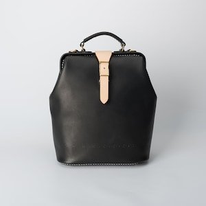 Hand Stitched Leather Doctor Bag Backpack: Vegetable Tanned Rucksack