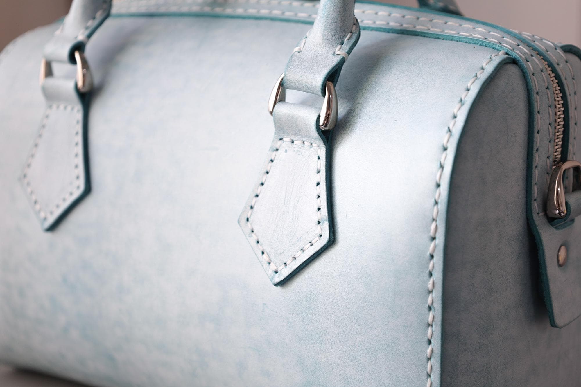 Handmade Leather Boston Bag: Women's Barrel Bag With Shoulder