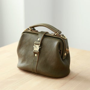 Sac de médecin en cuir souple - sac de style médecin, sac à main en cuir, sac à bandoulière, sac en cuir monogramme, à porter au quotidien