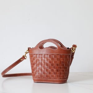 Handmade Woven Leather Basket Bag: Full-Grain Shoulder Purse