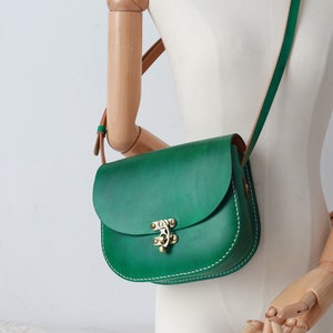 Mushroom Women&#39;s Cowhide Leather Saddle Handbag Handmade Shoulder Bag-Round Shape