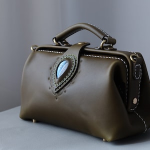 Sac de médecin en cuir avec LABRADORITE - sac de style médecin, sac à main en cuir, sac à bandoulière, sac en cuir monogramme, transport quotidien