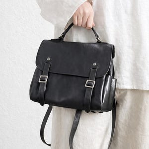 Liten läderryggsäck med topphandtag, strukturerad ryggsäck i vintage-stil med doktorsmönster