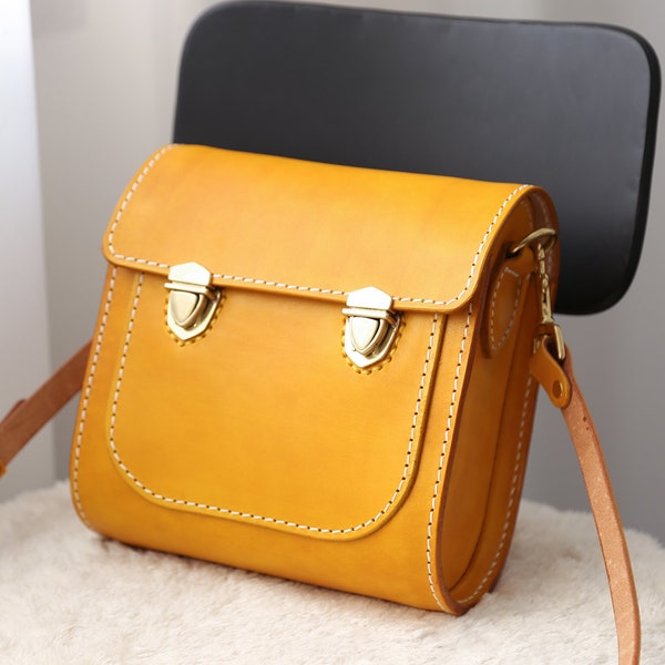 Women's Cowhide Leather Saddle Handbag Handmade Shoulder Bag Half-Flap