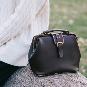 Handmade Leather Doctor Bag: Italian Cowhide Top Handle Shoulder Bag
