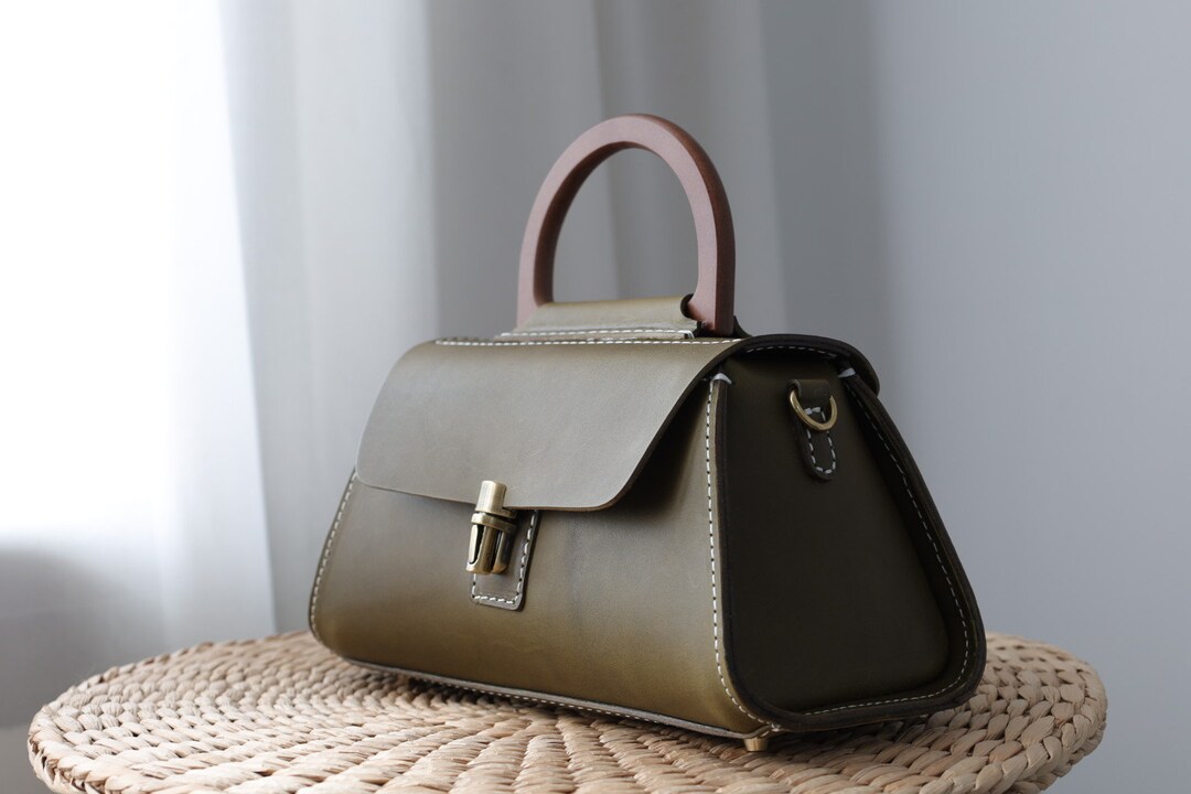 Delvaux Vintage Handbag Model Brillant in Smooth Brown Leather 