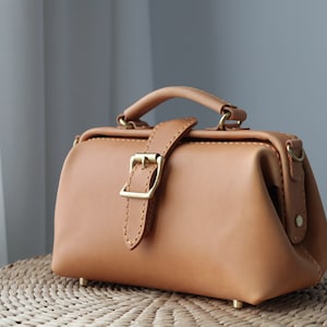 Sac de médecin en cuir - sac de style médecin, sac à main en cuir, sac à bandoulière, sac en cuir monogramme, transport quotidien