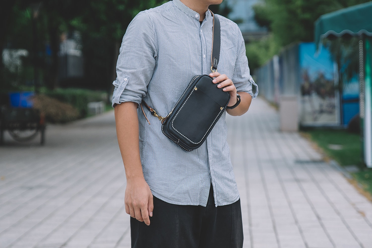 Handmade Leather Sling Bag: Black Vegetable Tanned Crossbody