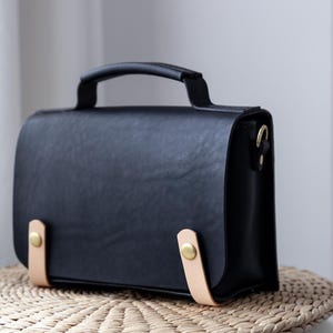Bolso de hombro de cuero para hombre, minibolso bandolera para hombre, bolso bandolera rectangular de cuero, bolso tipo cartera con asa superior.