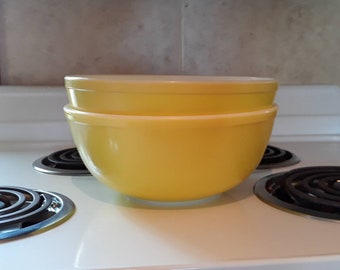 SaLe! Yellow Enamel Milk Glass Vintage Pyrex #404 Mixing Bowls Set of 2 Perfect Cheery Vintage Farmhouse Style Heavy for Daily Use Display