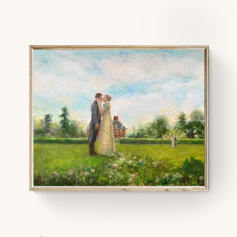 Puede incluir: Pintura enmarcada que representa una escena rom&aacute;ntica de una pareja bes&aacute;ndose en un jard&iacute;n. La mujer lleva un vestido amarillo y el hombre un traje oscuro. Una casa roja al fondo, con cielo azul y hierba verde. La pintura est&aacute; en un marco dorado.