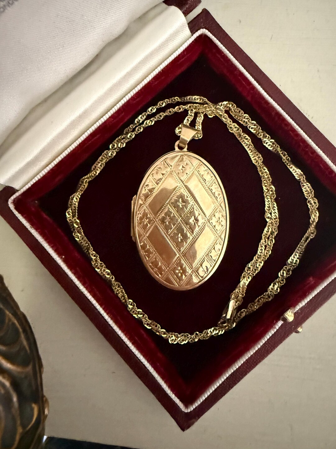 Brilliante Italia Simulated Diamond Locket w/ Singapore Chain main image 0