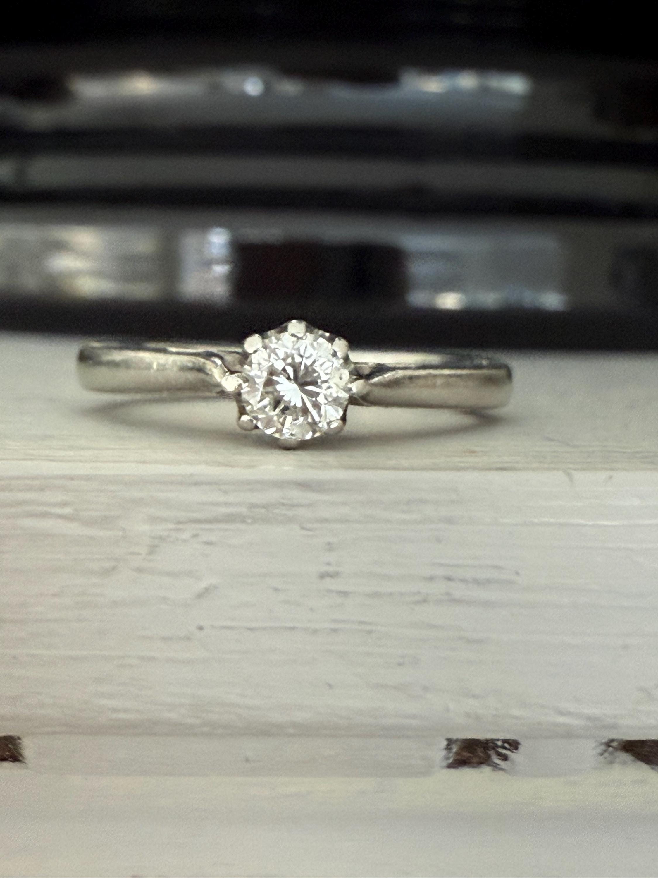 ヴィンテージ プラチナ950 ソリティア ダイヤモンド リング 0.30