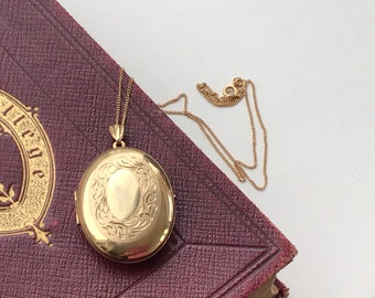 9ct Gold ‘Made in the Millennium’ Locket and Chain. Year 2000. Millennium Necklace.