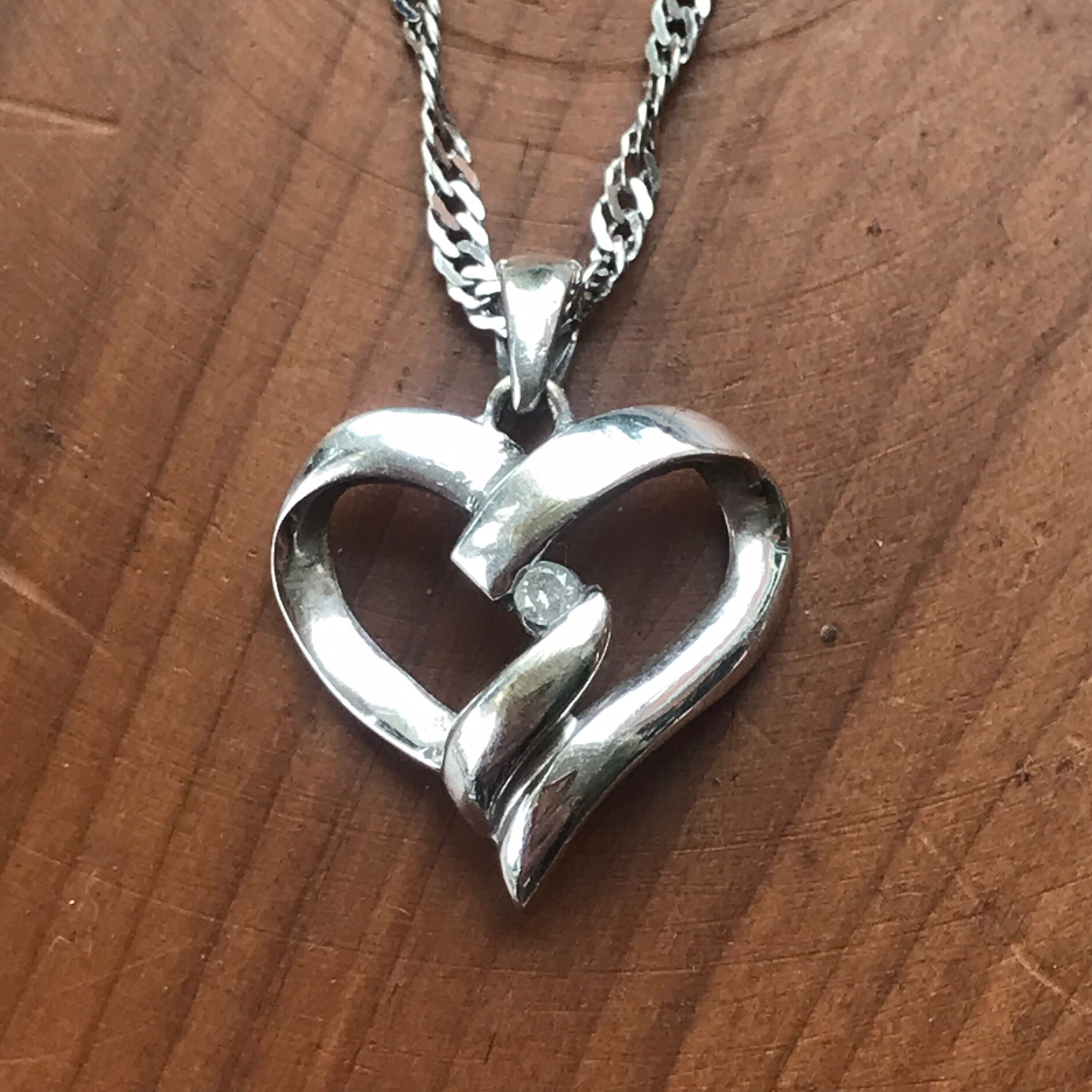 Diamond Pendant Necklace. Heart 
