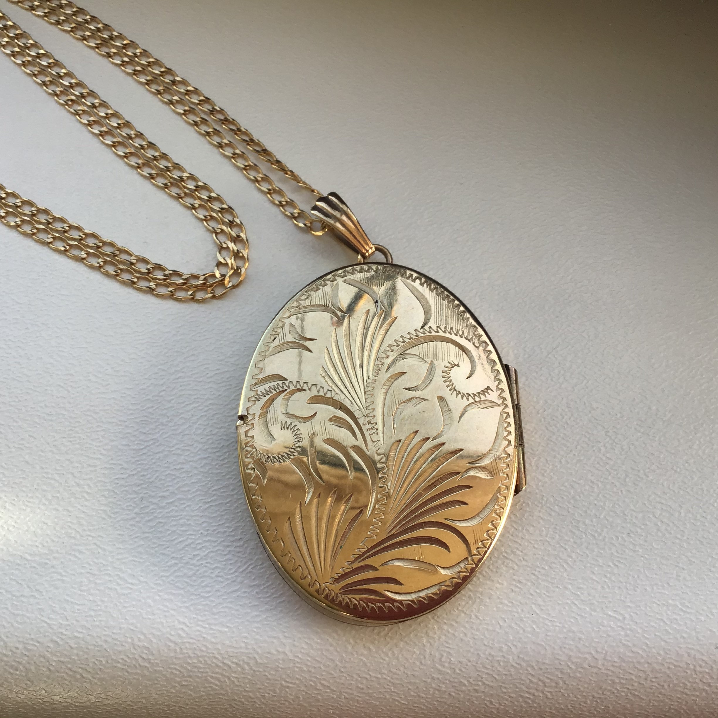 Vintage 9ct Gold Large Locket and Chain. 20 Inches. - Etsy