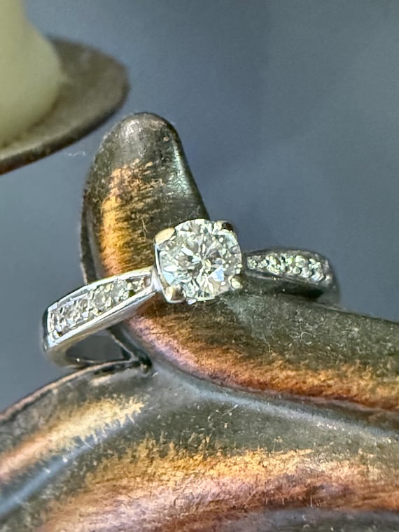 Bague Solitaire Ancienne En Or Blanc 18 Carats - Diamant 0.20 Carat, Taille 55, 2.40g, Parfait état