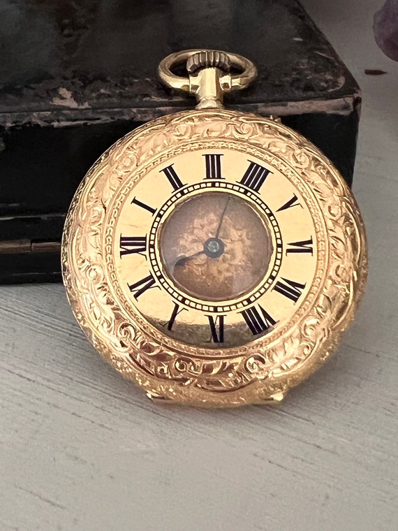 Antique Victorian 18ct Gold Half Hunter Ladies Pocket Watch. 