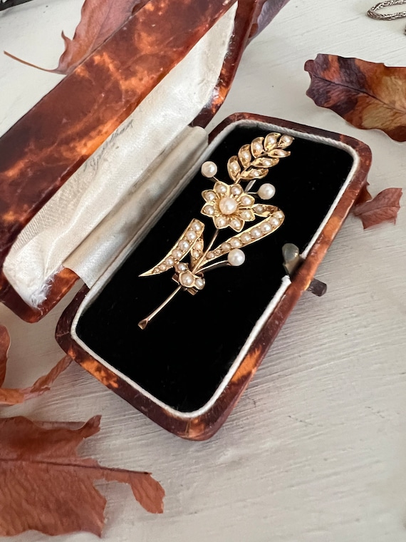Victorian Boxed 18ct Gold and Pearl Floral Sprig B