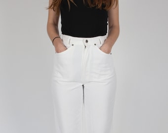 80s CHIC White Denim Jeans with Super High Waist and Tapered Leg