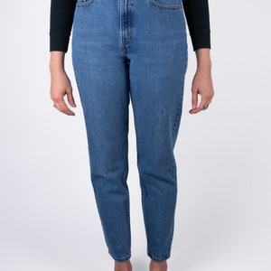 Vintage LEVI'S 512 Medium Wash High Waisted Slim Fit Tapered Leg 80s 90s Jeans image 2