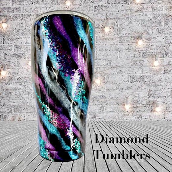 This listing is for a beautiful, black holographic glitter tumbler