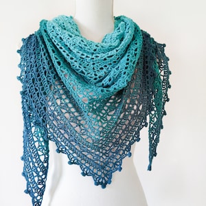 Crochet pattern Mid-Morning Shawl, crocheted shawl, shawl, triangle, pattern, crochet, fans, relief, Dutch, NL, English, US