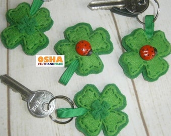 Four leaf clover Felt Key chain Lucky clover leaf Shamrock felt Key fob Fortune charm Green Felt ornament Good luck charm St Patrick charm