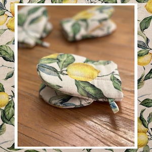 Lemon Oven Glove | Citrus Oven Mitts | Heat-Resistant Kitchen Glove | Lemon Kitchen Accessories | Vibrant Baking Mitt | Chef Gift