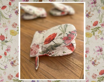 Floral Oven Glove with Double Wool Folding, Floral Print on Cotton and Linen fabric, One size, Oven Mitts, Kitchen glove, Oven Mitts