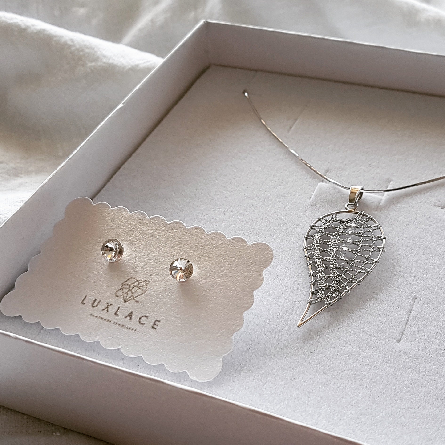 Leaf Lace Lace Necklace With Swarovski Crystal Handmade Gift for