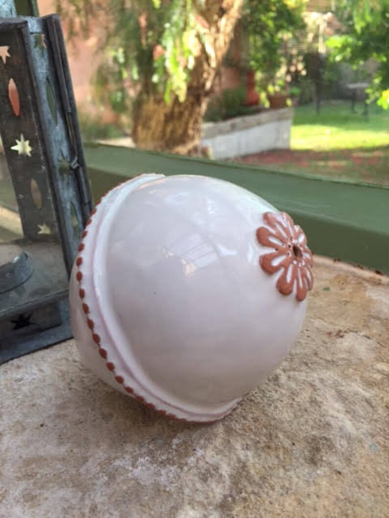 White flowers and perlee decorative ball
