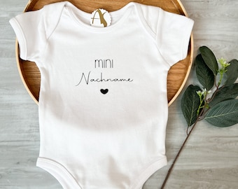 Personalized baby bodysuit "MINI Surname" | Gift for birth or baptism | Organic cotton | White with black print