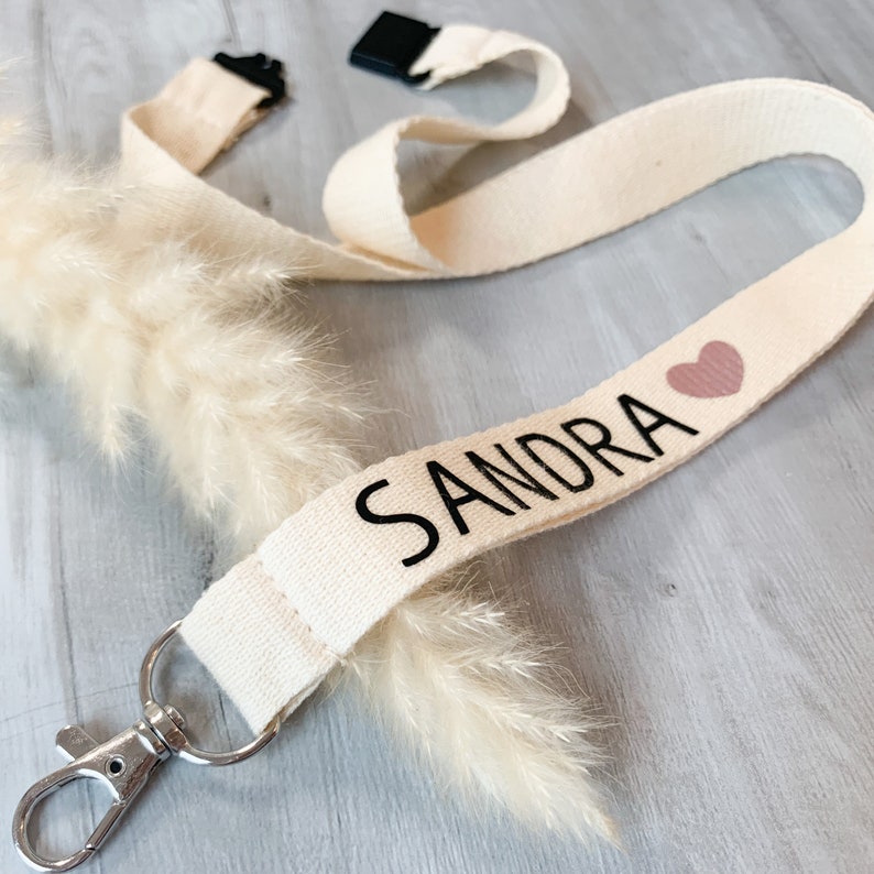 Personalisiertes Schlüsselband mit Name und Herz aus Baumwolle mit Clipverschluss Geschenk Individuell Bild 2