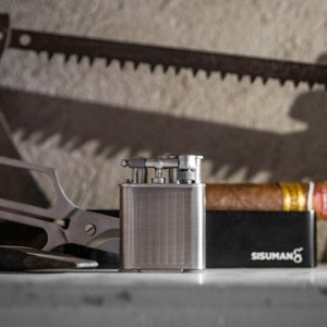 Zigarrenzubehör-Bundle - Fackelfeuerzeug mit Zigarrenpunsch, Edelstahl-Zigarrenschneider & Aluminium-Aschenbecher