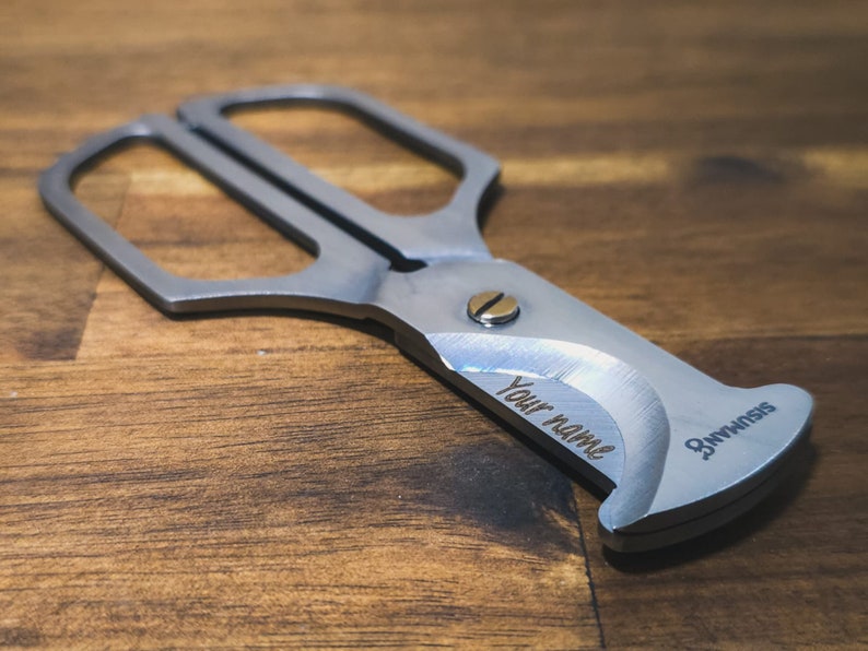 Cigar Scissors Engraving Placement