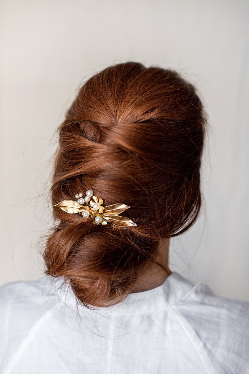 Gold leaves and flowers bridal decorative hair comb, Wedding hair jewelry image 3