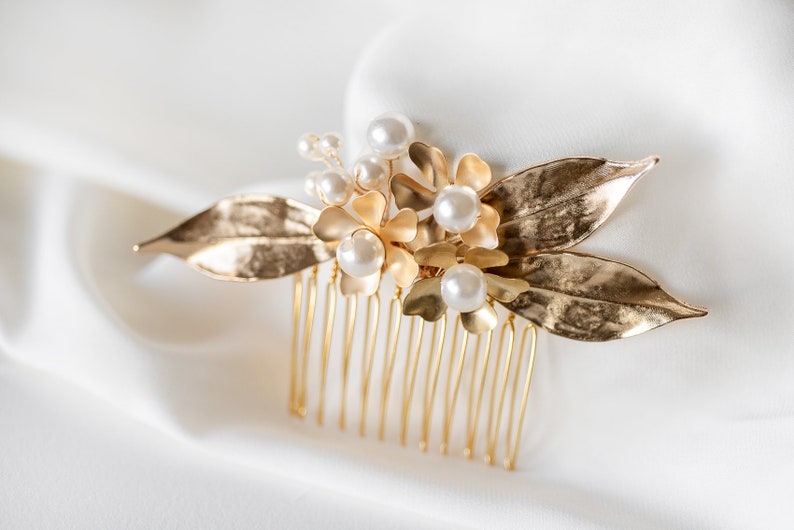 Gold leaves and flowers bridal decorative hair comb, Wedding hair jewelry image 2