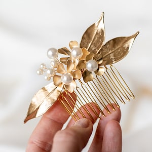 Gold leaves and flowers bridal decorative hair comb, Wedding hair jewelry image 6