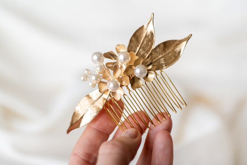 Gold leaves and flowers bridal decorative hair comb, Wedding hair jewelry image 6