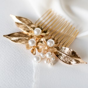 Gold leaves and flowers bridal decorative hair comb, Wedding hair jewelry image 8