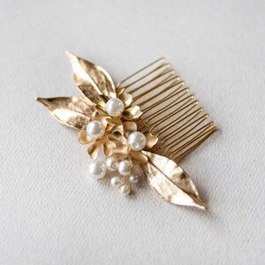 Gold leaves and flowers bridal decorative hair comb, Wedding hair jewelry image 7