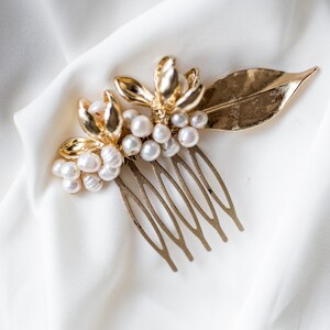 Bridal Hair Comb with Metal Flowers and Freshwater Pearls, Wedding Hair Accessory image 2