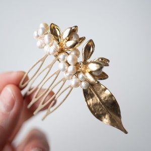 Bridal Hair Comb with Metal Flowers and Freshwater Pearls, Wedding Hair Accessory image 5