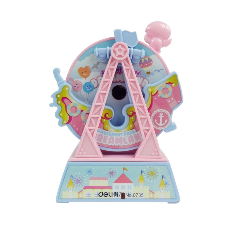 Pode incluir: Uma roda gigante de brinquedo de pl&aacute;stico rosa e azul com uma estrela no topo e um pequeno p&aacute;ssaro rosa no lado. A roda gigante tem uma base azul e branca com um castelo e um design de fogos de artif&iacute;cio. O texto "AMUSEMENT PARK DREAMLAND" est&aacute; impresso na roda gigante.