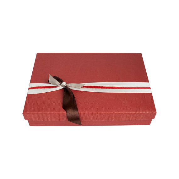 Caja de metal alta  Cosas para presentación de regalos