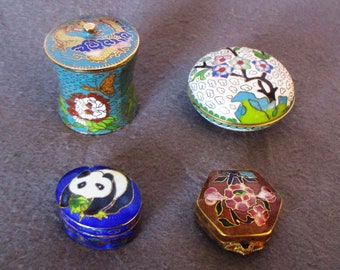 Vintage cloisonné snuisterijdoosjes, collectie pillendoosjes. Chinees emaille en brons. Vintage. Origineel sieradendoosje