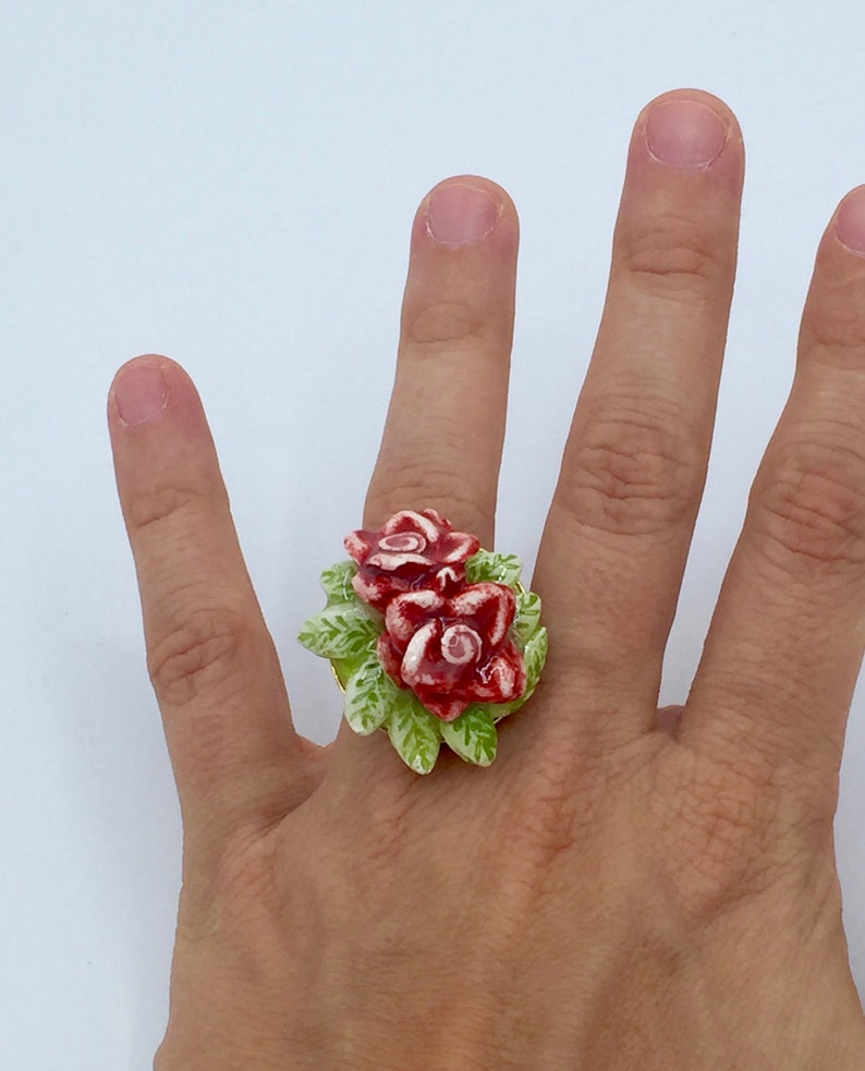 ceramic ring with red roses